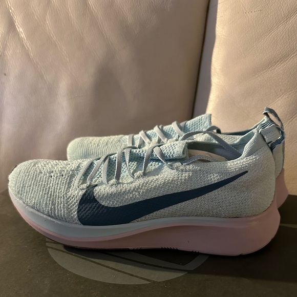NWT Nike Zoom Fly Flyknit Women’s Sneakers in Glacier Blue Teal 7.5 AR4562-444 - Picture 10 of 11